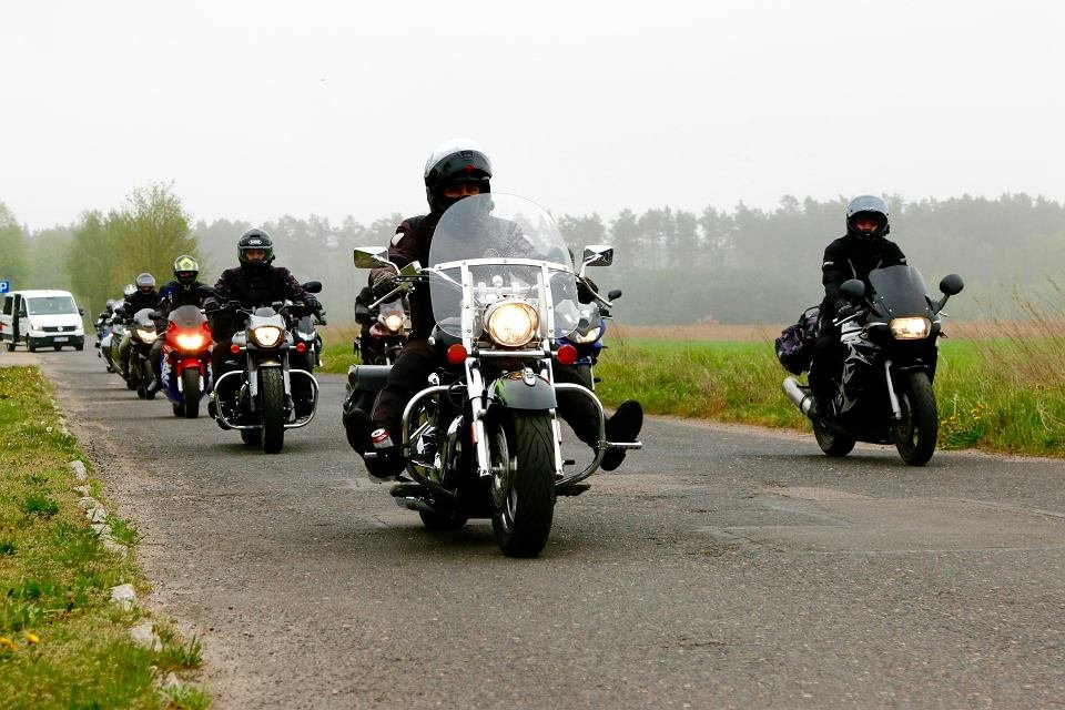 motocyclists in two columns veteran